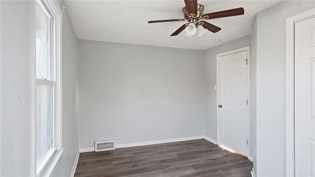 1017 E Smith Avenue, Independence, MO 64050