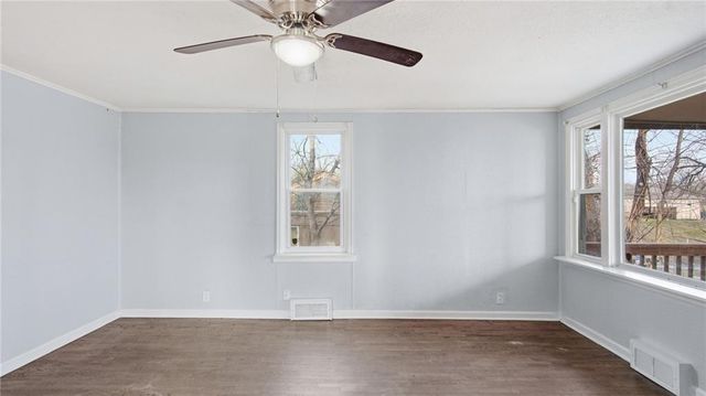 1017 E Smith Avenue, Independence, MO 64050