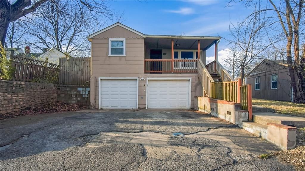 1017 E Smith Avenue, Independence, MO 64050