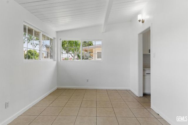 2804 Haley Street, Bakersfield, CA 93305