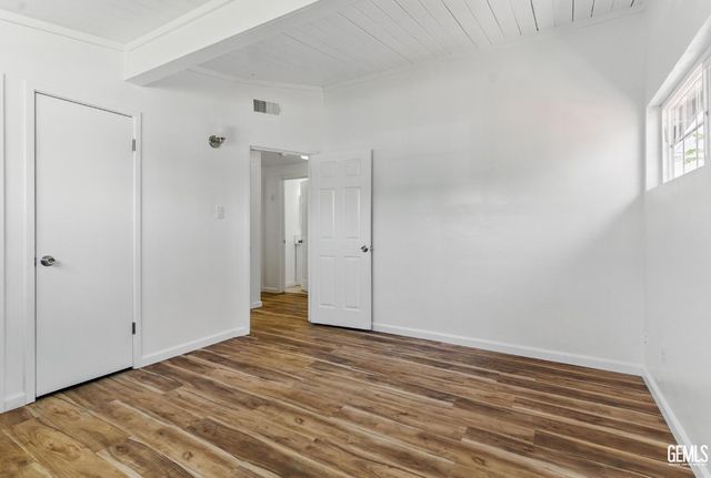 2804 Haley Street, Bakersfield, CA 93305