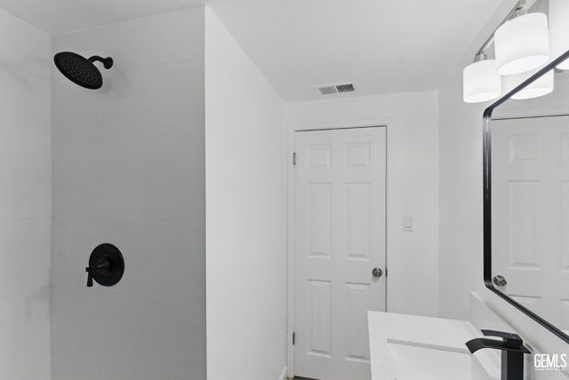 2804 Haley Street, Bakersfield, CA 93305