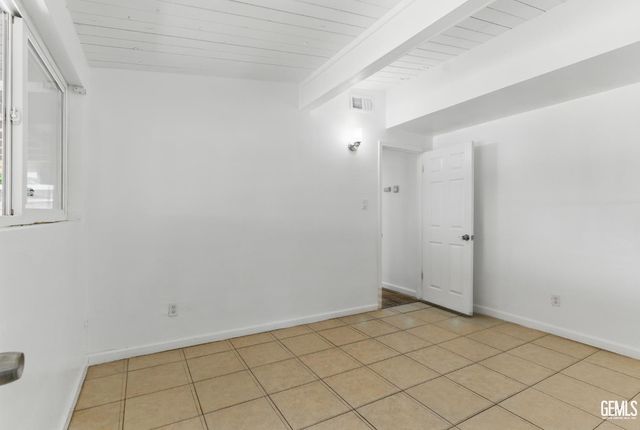 2804 Haley Street, Bakersfield, CA 93305