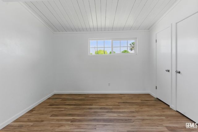 2804 Haley Street, Bakersfield, CA 93305