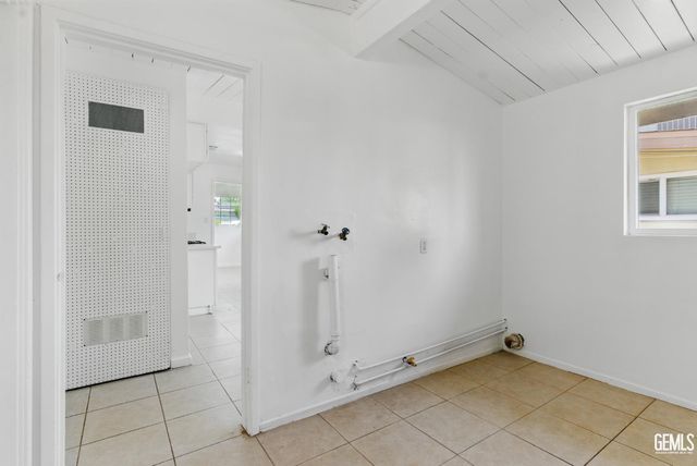 2804 Haley Street, Bakersfield, CA 93305