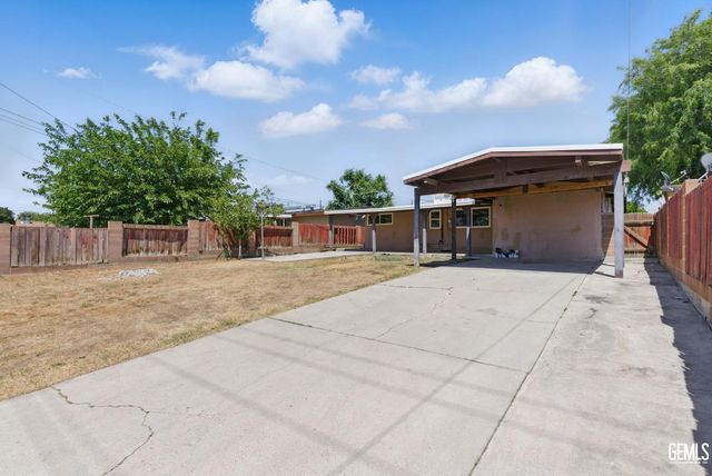 2804 Haley Street, Bakersfield, CA 93305