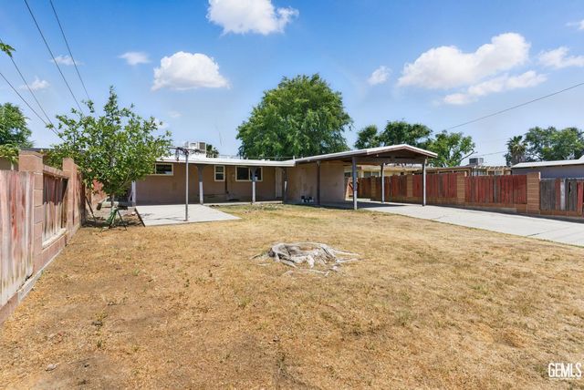 2804 Haley Street, Bakersfield, CA 93305