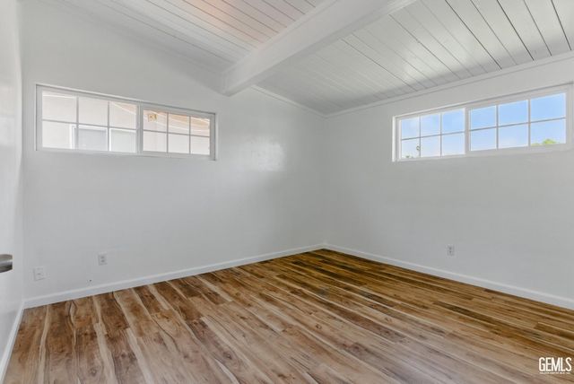 2804 Haley Street, Bakersfield, CA 93305