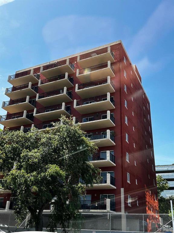 3410 Coral Way 804, Miami, FL 33145