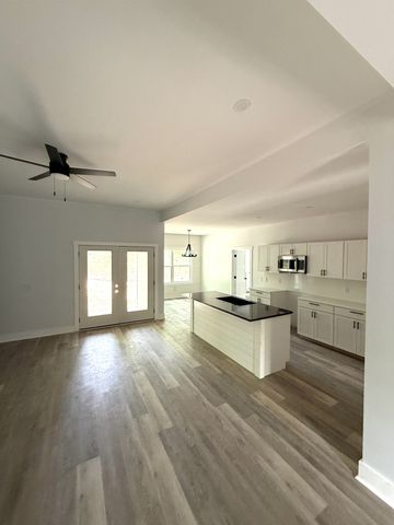 169 Anglewood Dr, Crossville, TN 38558