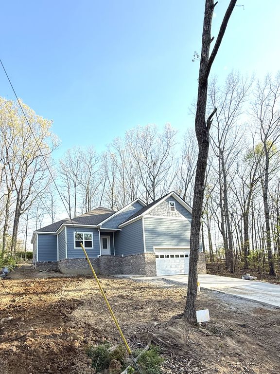 169 Anglewood Dr, Crossville, TN 38558