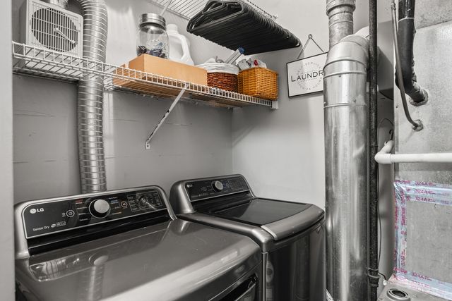 550 W Surf Street 215, Chicago, IL 60657