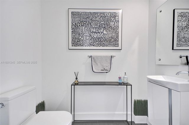 1100 Biscayne Blvd 3708, Miami, FL 33132