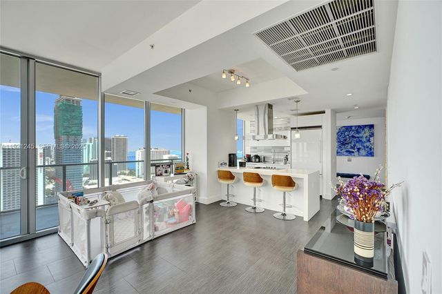 1100 Biscayne Blvd 3708, Miami, FL 33132