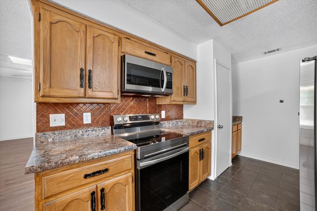 1413 Long Shadow Lane, Mesquite, TX 75149