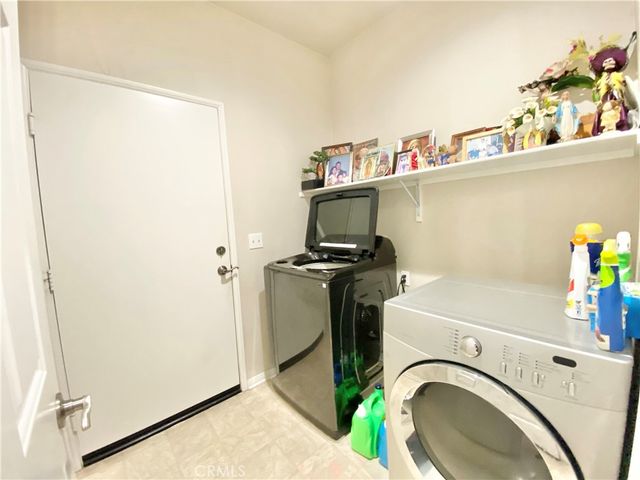 17668 Park Terrace Court, Victorville, CA 92395