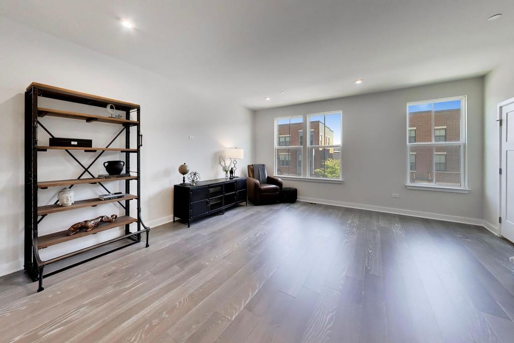 318 S Elm Street 318, Mount Prospect, IL 60056 — photo 5