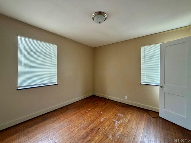 19440 Cliff Street, Detroit, MI 48234