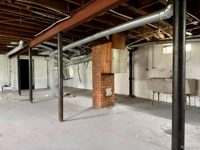 19440 Cliff Street, Detroit, MI 48234