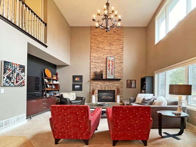 6560 Shadow Lane, Chanhassen, MN 55317