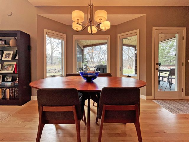 6560 Shadow Lane, Chanhassen, MN 55317