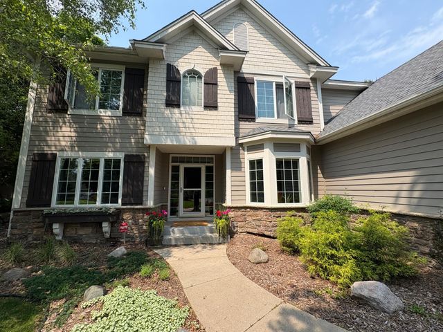 6560 Shadow Lane, Chanhassen, MN 55317
