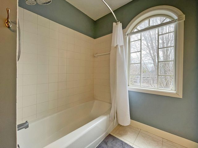 6560 Shadow Lane, Chanhassen, MN 55317