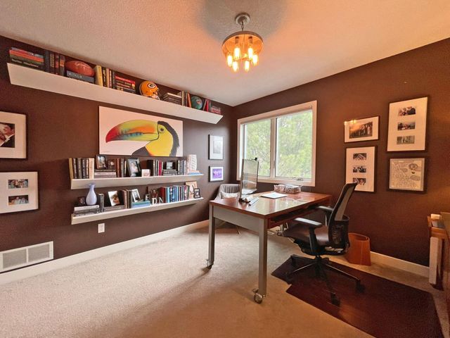 6560 Shadow Lane, Chanhassen, MN 55317