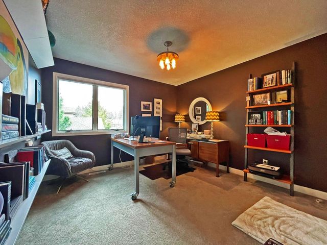 6560 Shadow Lane, Chanhassen, MN 55317