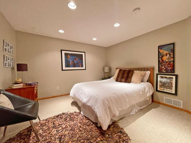 6560 Shadow Lane, Chanhassen, MN 55317