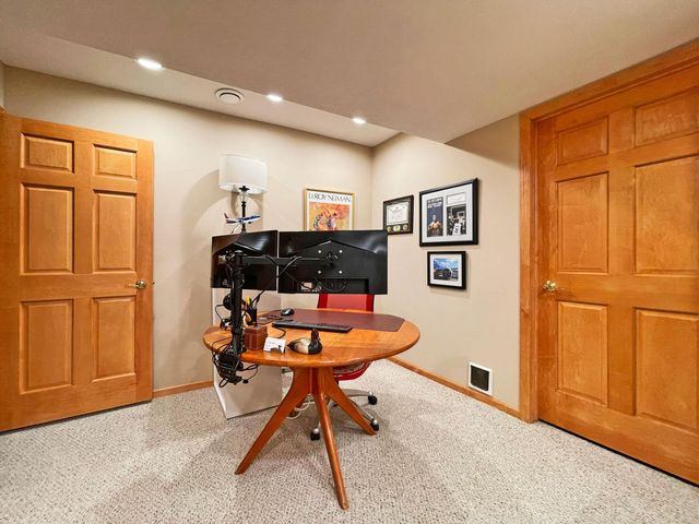 6560 Shadow Lane, Chanhassen, MN 55317