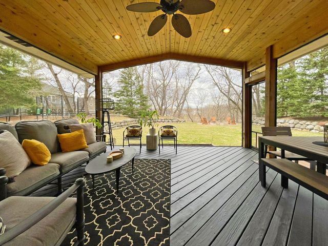 6560 Shadow Lane, Chanhassen, MN 55317