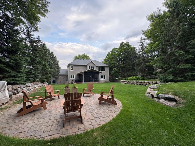 6560 Shadow Lane, Chanhassen, MN 55317