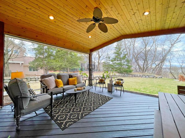 6560 Shadow Lane, Chanhassen, MN 55317