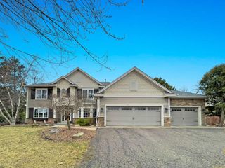 6560 Shadow Lane, Chanhassen, MN 55317