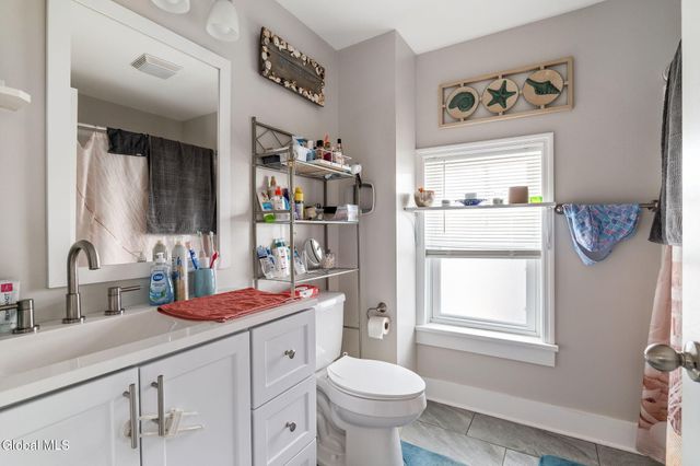 206 Front Street, Schenectady, NY 12305