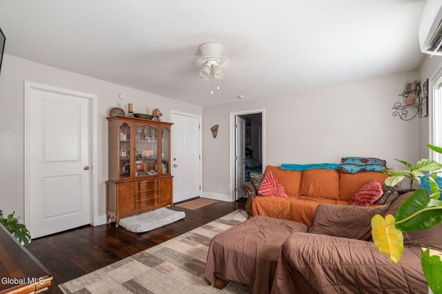 206 Front Street, Schenectady, NY 12305