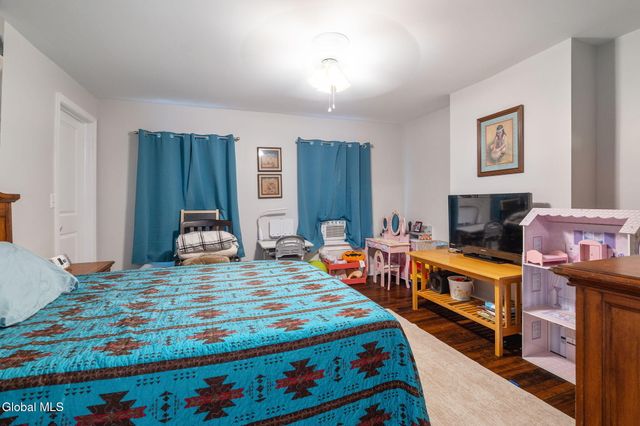 206 Front Street, Schenectady, NY 12305