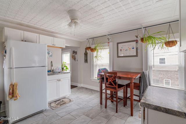 206 Front Street, Schenectady, NY 12305