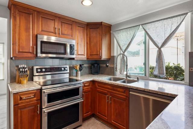 9126 Sinsonte Lane, Lakeside, CA 92040