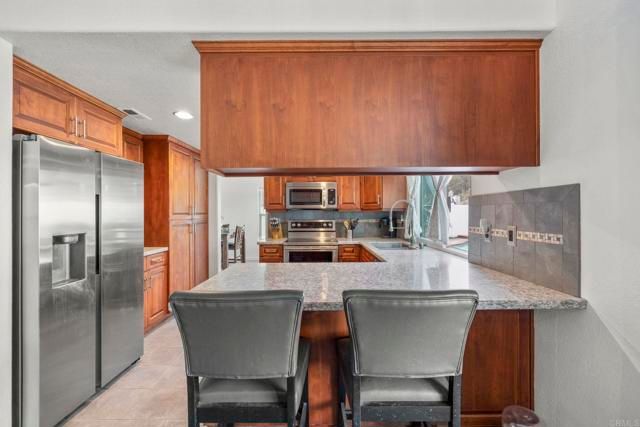 9126 Sinsonte Lane, Lakeside, CA 92040