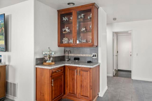 9126 Sinsonte Lane, Lakeside, CA 92040