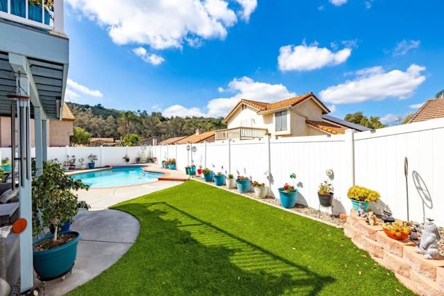 9126 Sinsonte Lane, Lakeside, CA 92040