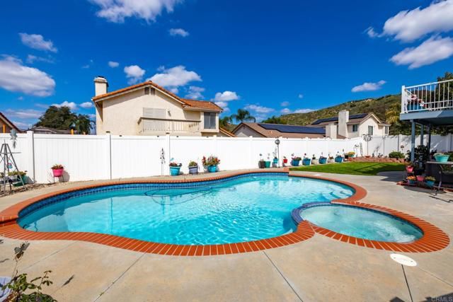 9126 Sinsonte Lane, Lakeside, CA 92040