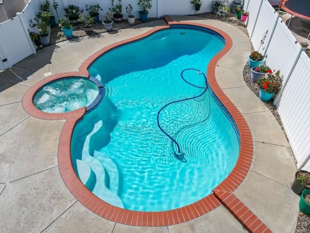 9126 Sinsonte Lane, Lakeside, CA 92040