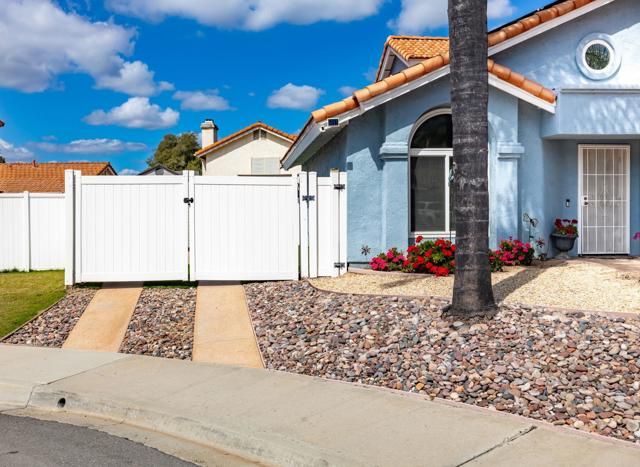 9126 Sinsonte Lane, Lakeside, CA 92040