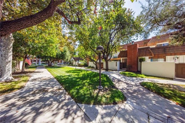 10415 Larwin, Chatsworth, CA 91311