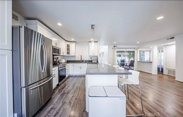 10415 Larwin, Chatsworth, CA 91311