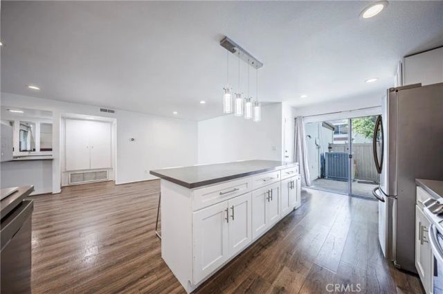 10415 Larwin, Chatsworth, CA 91311