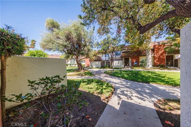 10415 Larwin, Chatsworth, CA 91311